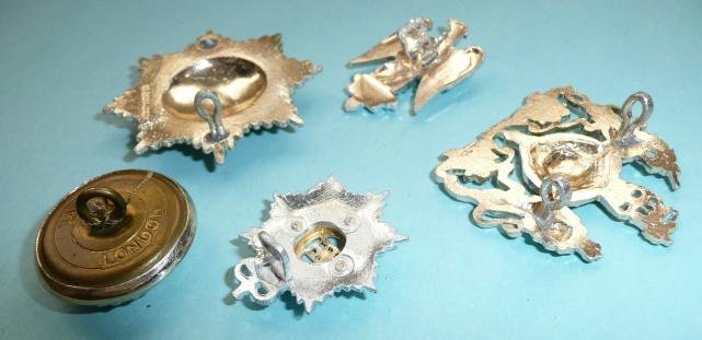 Lot of 5 different Anodised Aluminium British Army Cap & Collar Badges and AS&H  Button — image 3