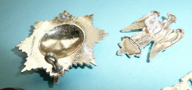 Lot of 5 different Anodised Aluminium British Army Cap & Collar Badges and AS&H  Button — image 4