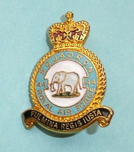 RAF 44 Squadron Enamel & Gilt Brass Lapel Badge QEII …