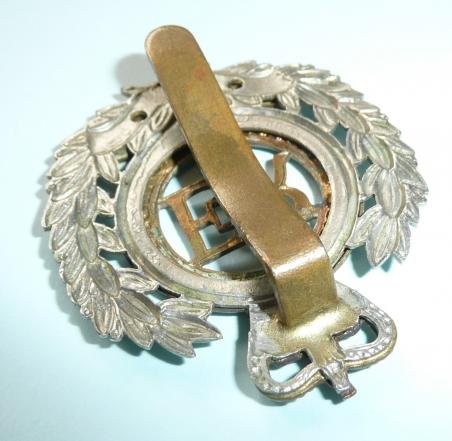 Royal Engineers Bi-metal cap badge, QEII issue — image 3