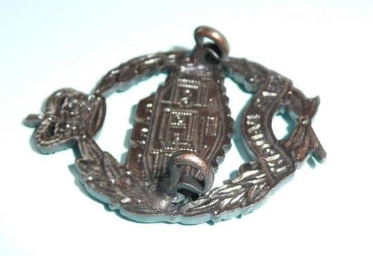 Royal Tank Regiment (RTR) Officers Right Facing OSD Collar Badge, QEII issue — image 3