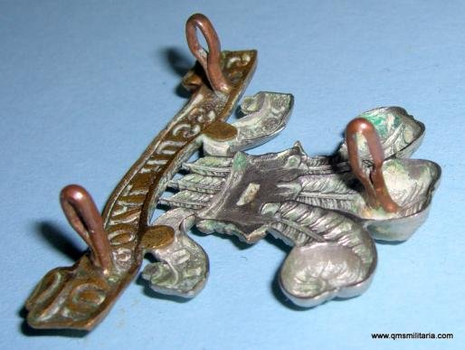 Victorian / Edwardian 10th ( Prince of Wales's Own Royal Regiment ) Hussars Other Ranks Bi-metal Cap Badge — image 4