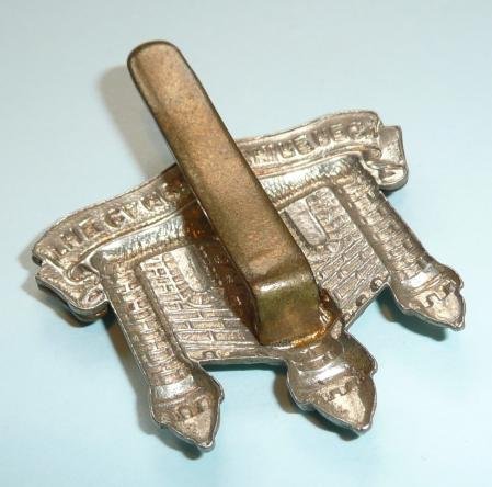 Cambridgeshire Regiment Bi-Metal Cap Badge ( without the E ) — image 3