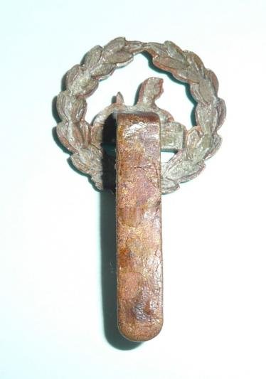 The Gloucestershire Regiment (28th & 61st Foot) - Other Ranks Brass Back Badge — image 2