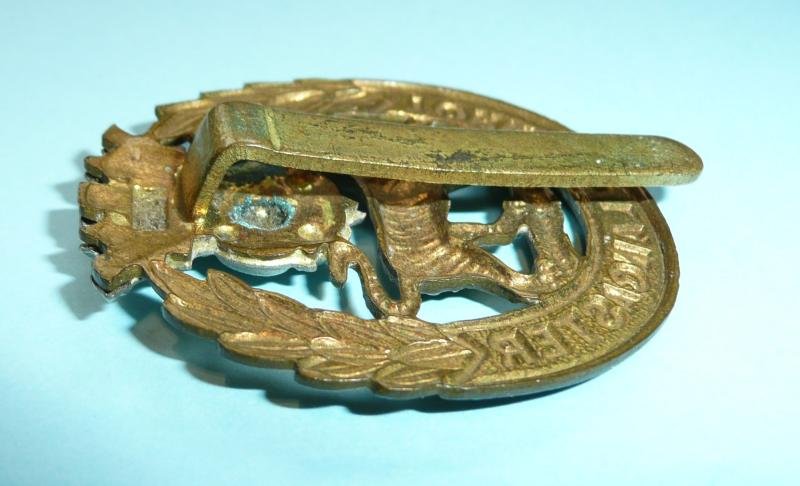 The York and Lancaster Regiment ( 65th & 84th Foot) Other Ranks Bi-Metal Cap Badge — image 3