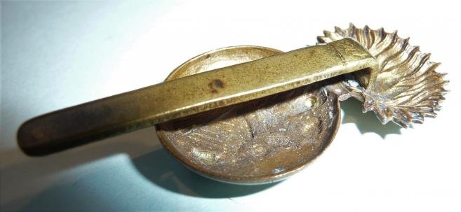 Princess Victoria 's Royal Irish Fusiliers (RIF) ( 87th & 89th Foot) Large Pattern Brodrick Cap Badge — image 3