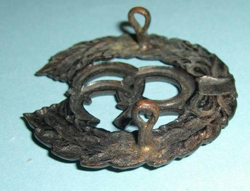 Post WW2 - Control Commission Germany Large Bronzed Cap Badge — image 4