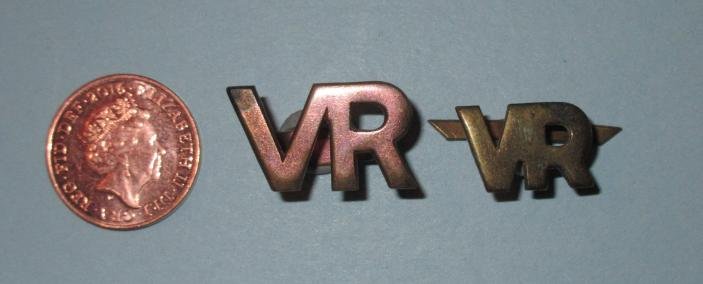 WW2 Royal Air Force ( RAF ) Volunteer Reserve ( RAFVR ) Brass Titles - 2 different sizes — image 2