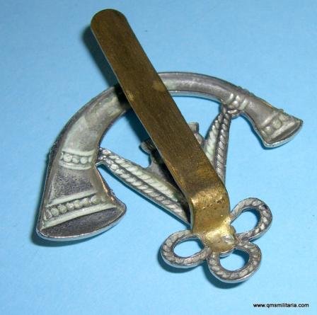 Oxs and Bucks Light Infantry Large Pattern White Metal Cap badge — image 3