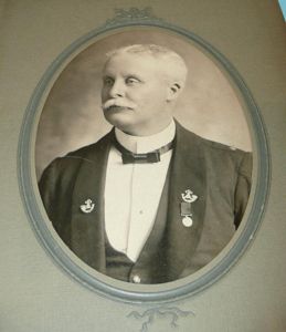 Cabinet Photo of Officer of the Gateshead Mob / 5th …