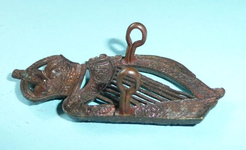 Ireland - Royal Irish Constabulary Auxiliaries - Tudor's Toughs Cap Badge on original Silk Union Flay Backing — image 4