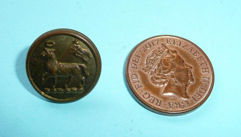 The Queen's (Royal West Surrey Regiment) Gilt Brass Mess Waiter Orderlies Medium Pattern Gilt Brass Button — image 2