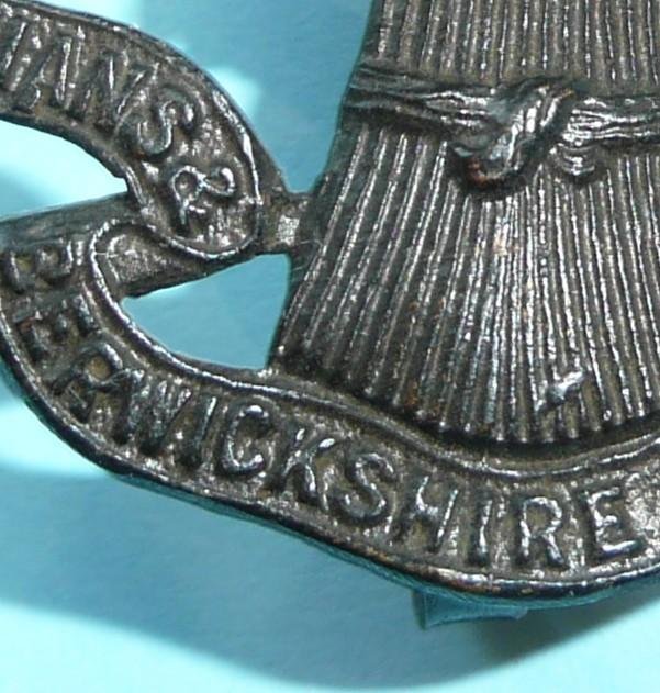 Scottish Lothians & Berwick Horse Imperial Yeomanry Officer 's OSD Bronze Cap Badge - Blades — image 2