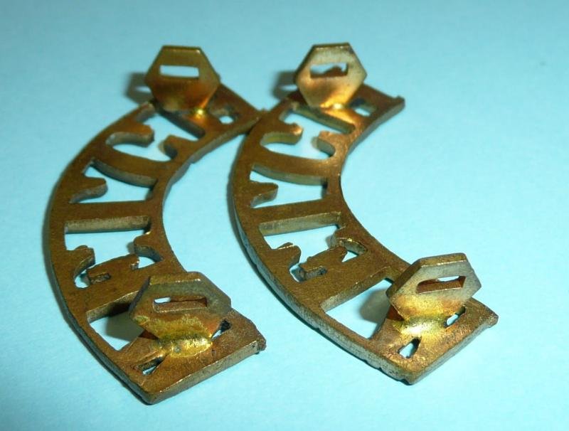 Welch Regiment Other Ranks Matched Pair of Brass Shoulder Titles — image 4