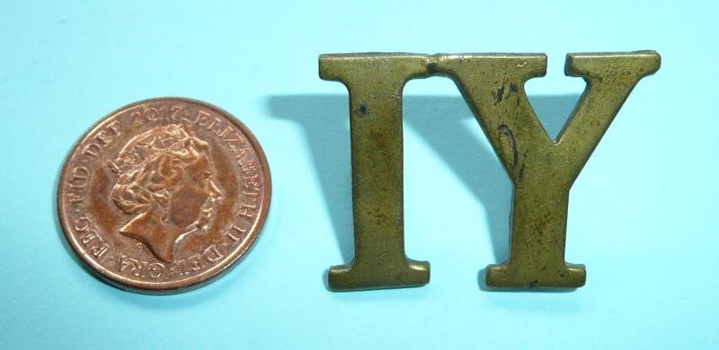 Boer War Vintage Large IY Slouch Hat Brass Cap Badge / Shoulder Title — image 2