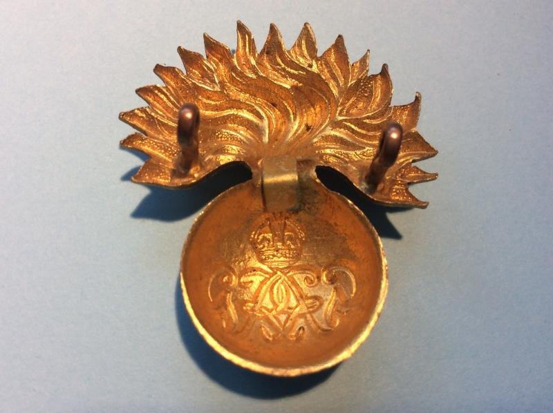 WW2 Grenadier Guards Sergeants & Musicians Cap Badge - George VI Cypher — image 2