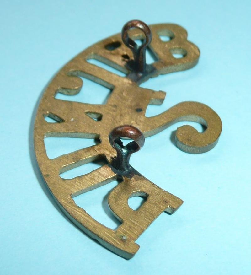 Indian Army - 2 / Punjab Regiment Brass Shoulder Title — image 4