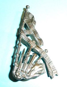 Silver Plated Pipers Proficiency Arm Badge - Three Drones