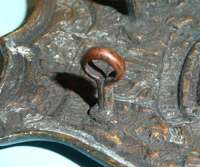 WW1 Canada - Canadian Overseas CEF No 2 Construction Company Brass Cap Badge — image 3