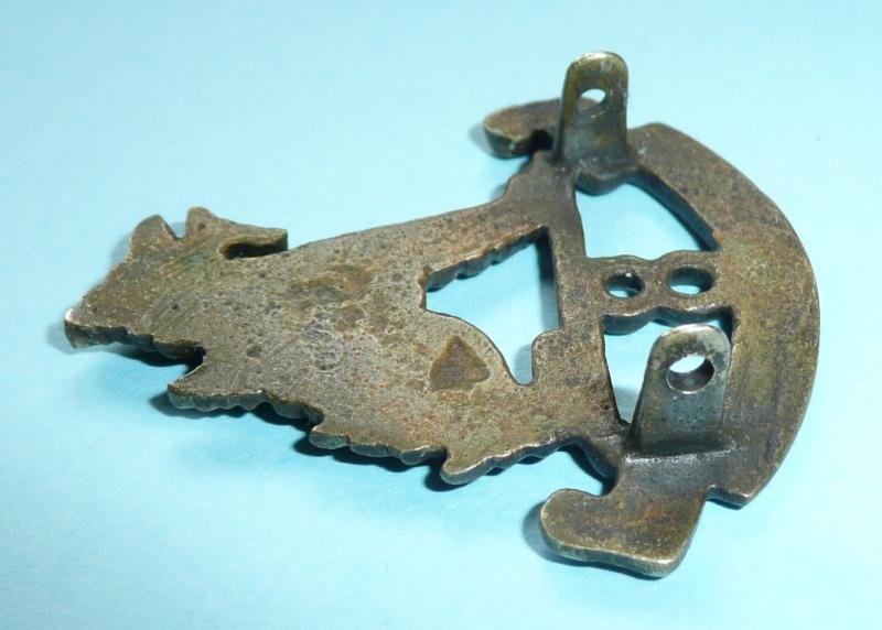 Indian Army and later Pakistan Army - 8th Punjab Regiment Brass Cap Badge — image 3