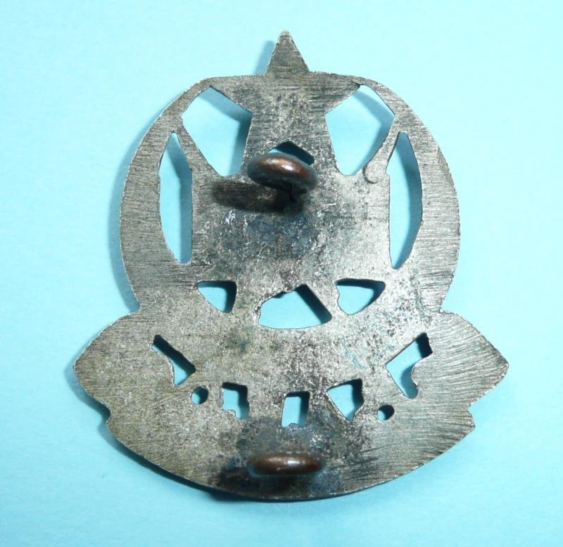 Pakistan Army Education Corps White Metal Cap Badge — image 2