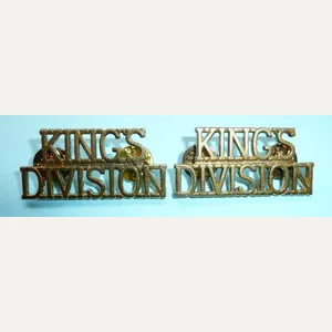 King's Division Matched Pair of Gilded Metal Shoulder Titles