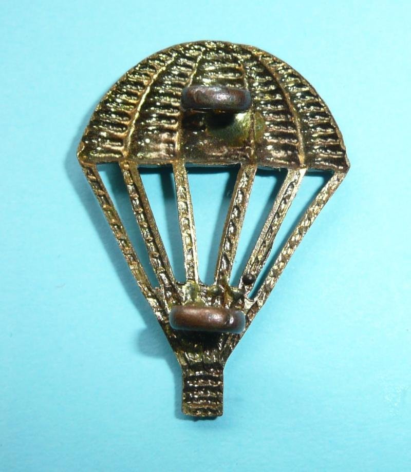 Parachutist (non-operational) Brass Metal ' Light Bulb ' Proficiency Arm Badge — image 2