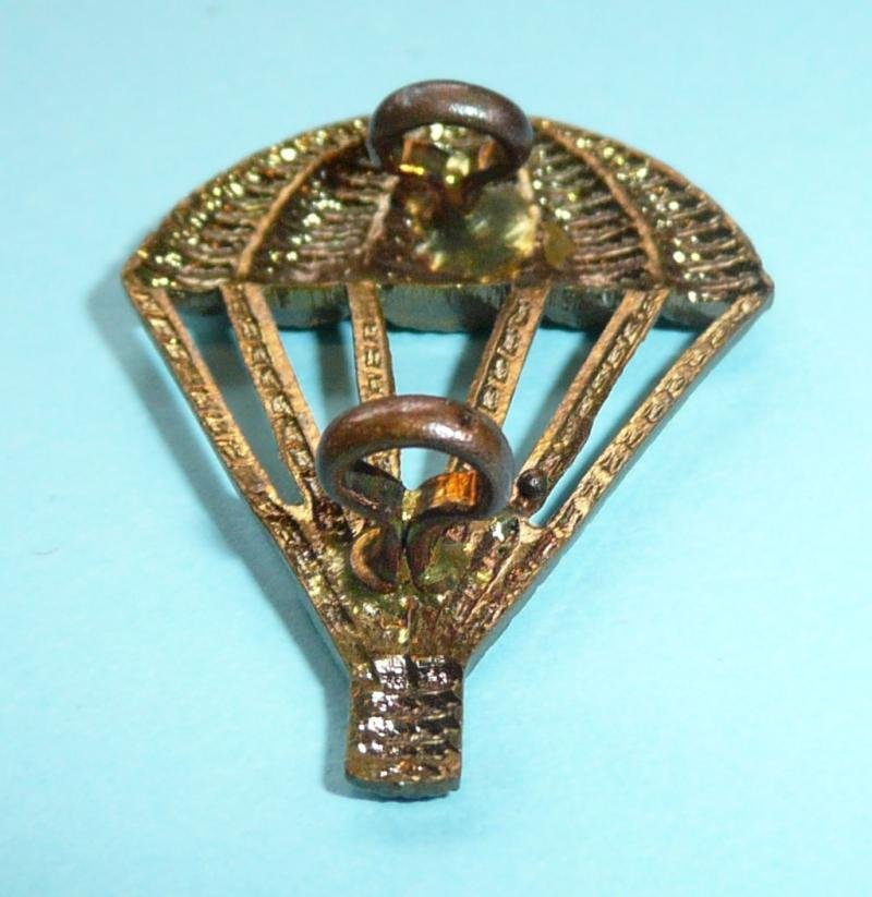Parachutist (non-operational) Brass Metal ' Light Bulb ' Proficiency Arm Badge — image 3