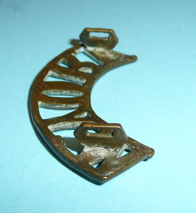 WW1 - W. York - West Yorkshire Regiment First Pattern Brass Shoulder Title — image 3