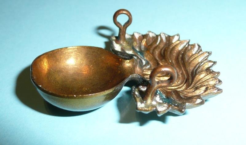 The Grenadier Guards Other Ranks Brass Gilding Metal Cap Badge — image 3