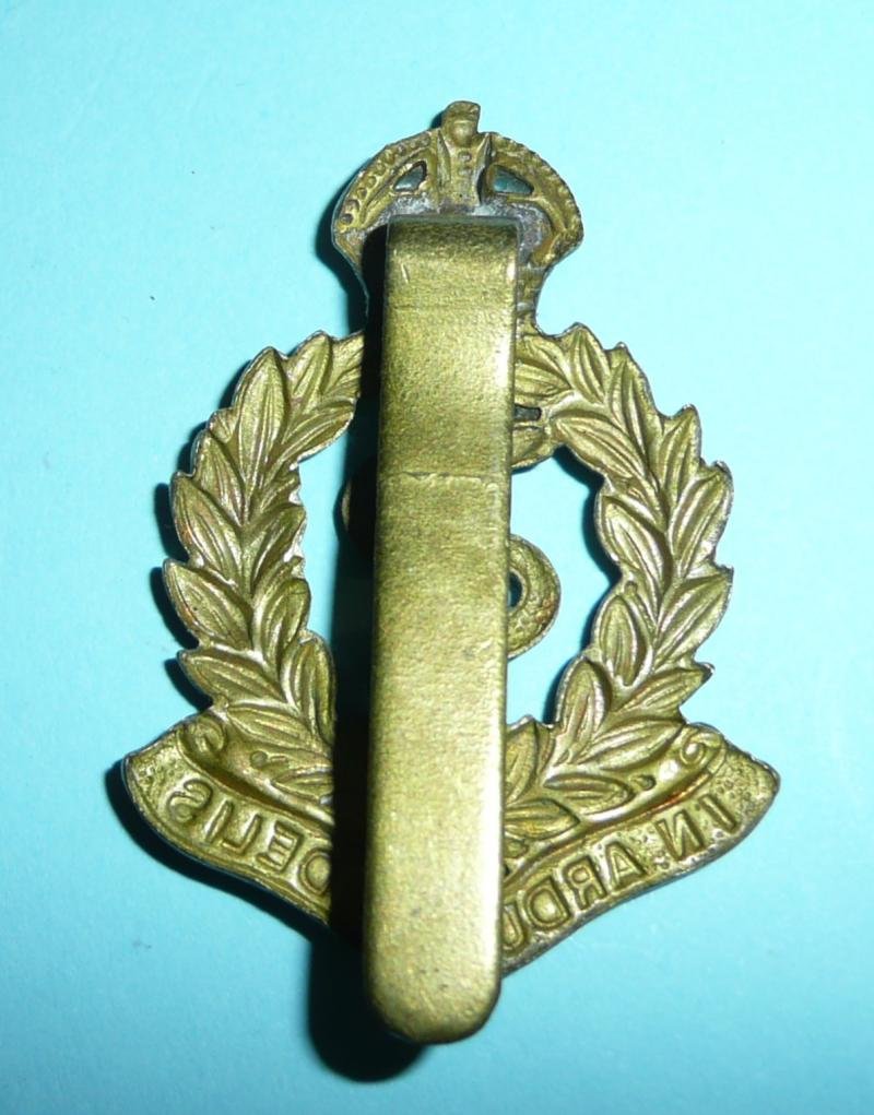 Royal Army Medical Corps RAMC Other Ranks Bi Metal Cap Badge, 1950 - 1954 — image 2
