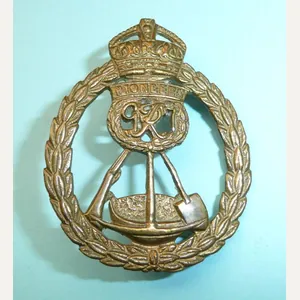 WW2 India - Indian Army Pioneers Cast Brass Cap Badge