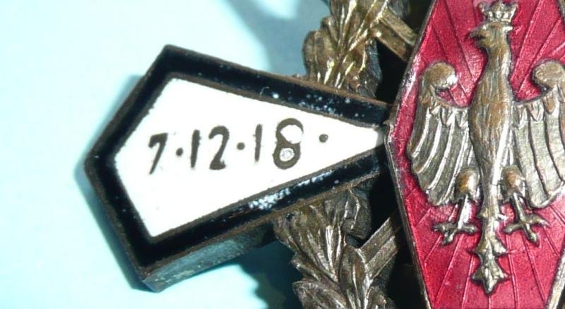 Poland (Polish Infantry) - 34th Regiment Officer's Enamel Cap Badge - Spinner maker marked J. Panasiuk, Warsaw — image 2