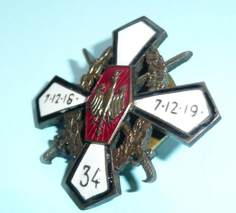 Poland (Polish Infantry) - 34th Regiment Officer's Enamel Cap Badge - Spinner maker marked J. Panasiuk, Warsaw — image 3