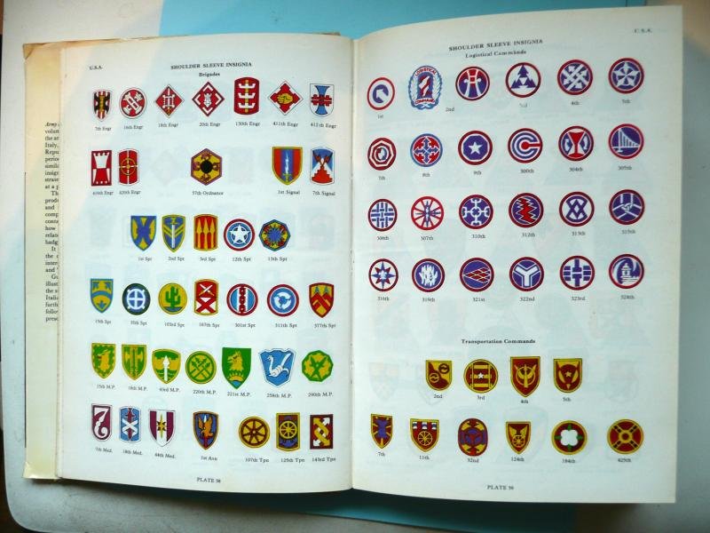 Blandford Colour Series - Army Badges and Insignia SINCE WW2 Book 1 / Volume 1 - Specialist Hardback Book - Guido Rosignoli — image 3