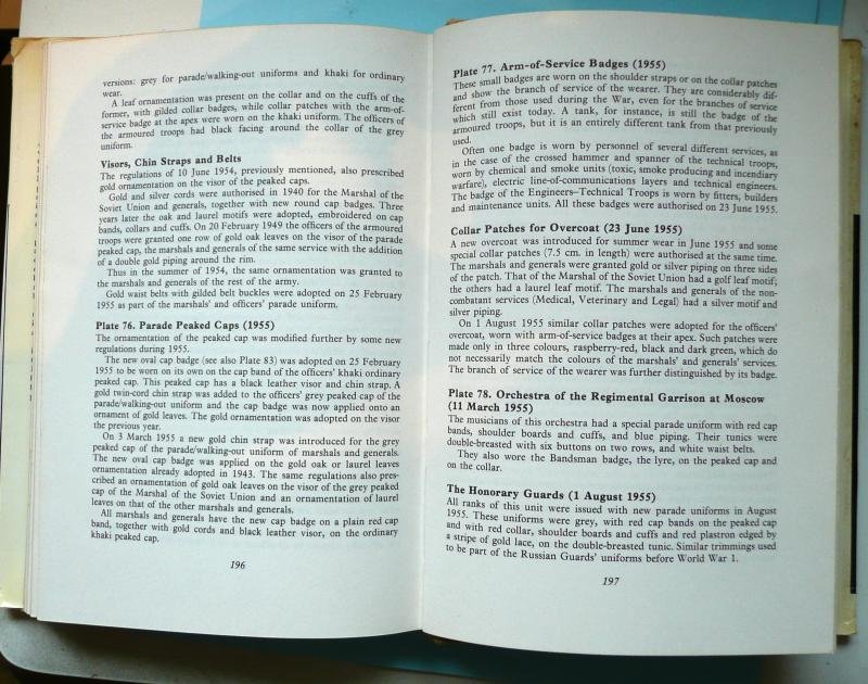 Blandford Colour Series - Army Badges and Insignia SINCE WW2 Book 1 / Volume 1 - Specialist Hardback Book - Guido Rosignoli — image 4