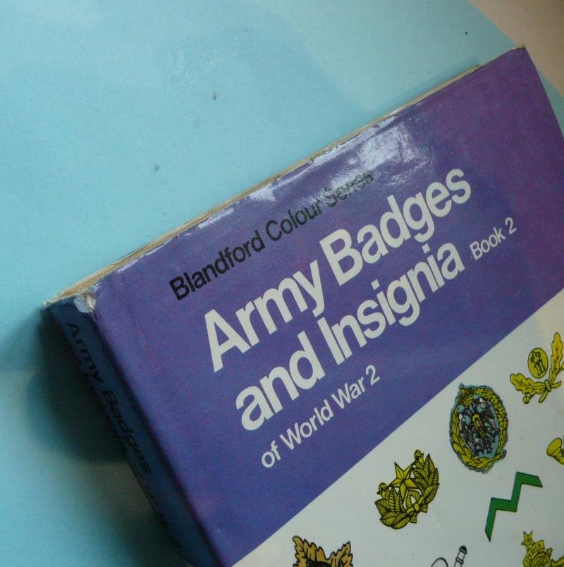 Blandford Colour Series - Army Badges and Insignia of WW2 Book 2/ Volume 2 - Specialist Hardback Book - Guido Rosignoli — image 2