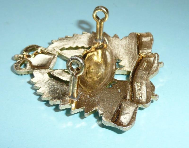 New Zealand - NZ Royal Armoured Corps AA Anodised Aluminium Cap Badge - Gaunt — image 3