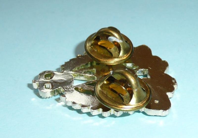 New Zealand - NZ Royal Armoured Corps AA Anodised Aluminum Collar Badge — image 3