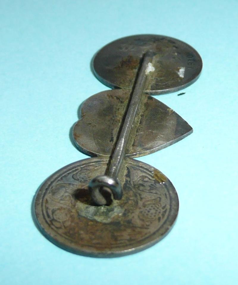 Queens (Royal West Surrey Regiment) Indian Made Sweetheart Brooch - Two Anna coins — image 3