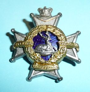 Derbyshire Regiment QVC Officers Collar Badge