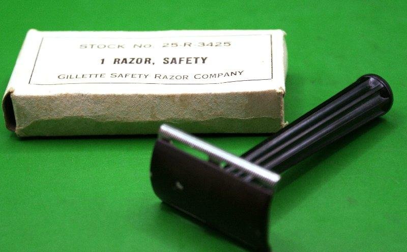 US WW2 Army Gillette Safety Razoz — image 4