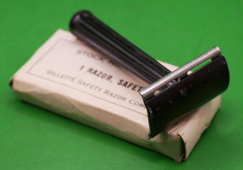 US WW2 Army Gillette Safety Razor — image 4