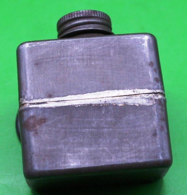 Bren Metal Oil Bottle. — image 2