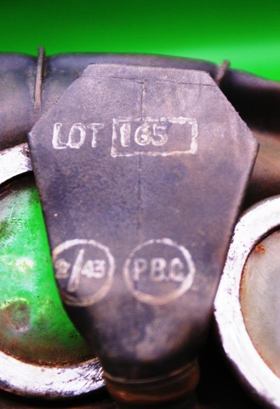British WWII Childs Gas Mask. — image 2