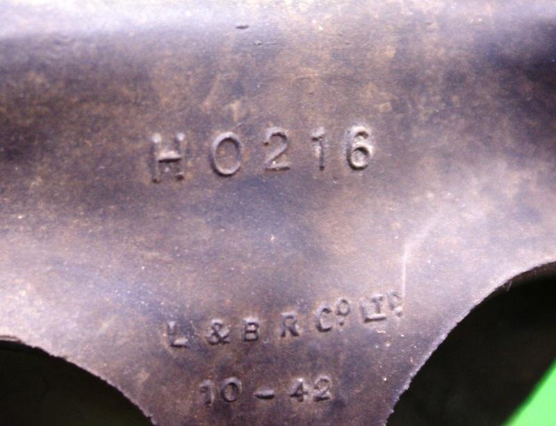 British WWII Childs Gas Mask. — image 3