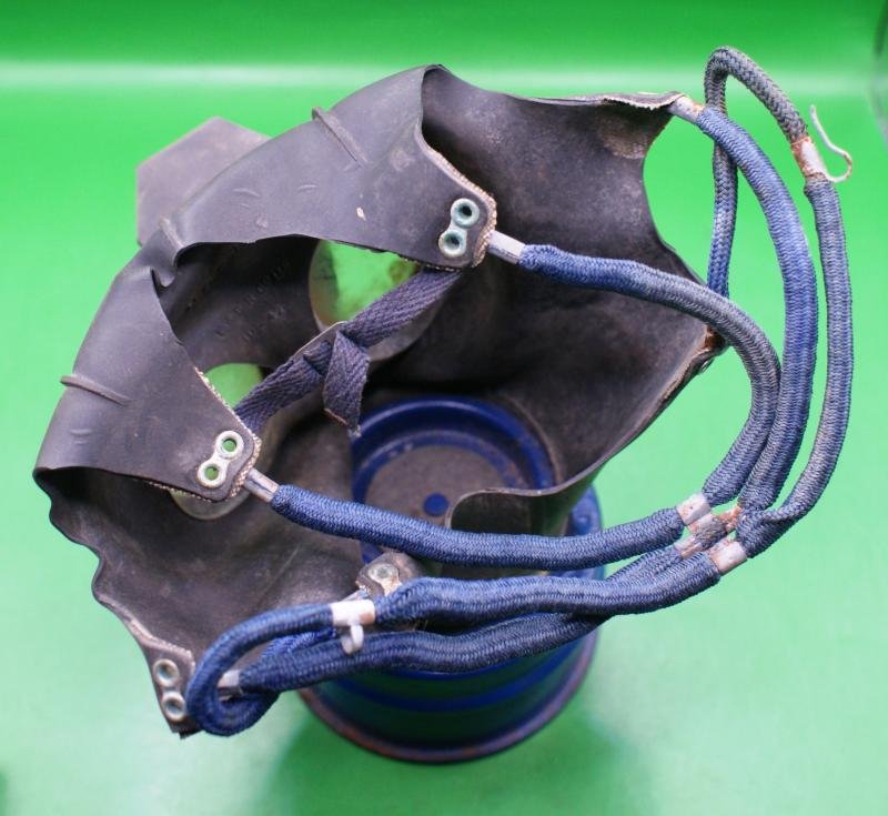 British WWII Childs Gas Mask. — image 4