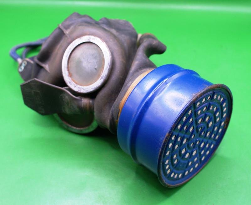 British WWII Childs Gas Mask. — image 5