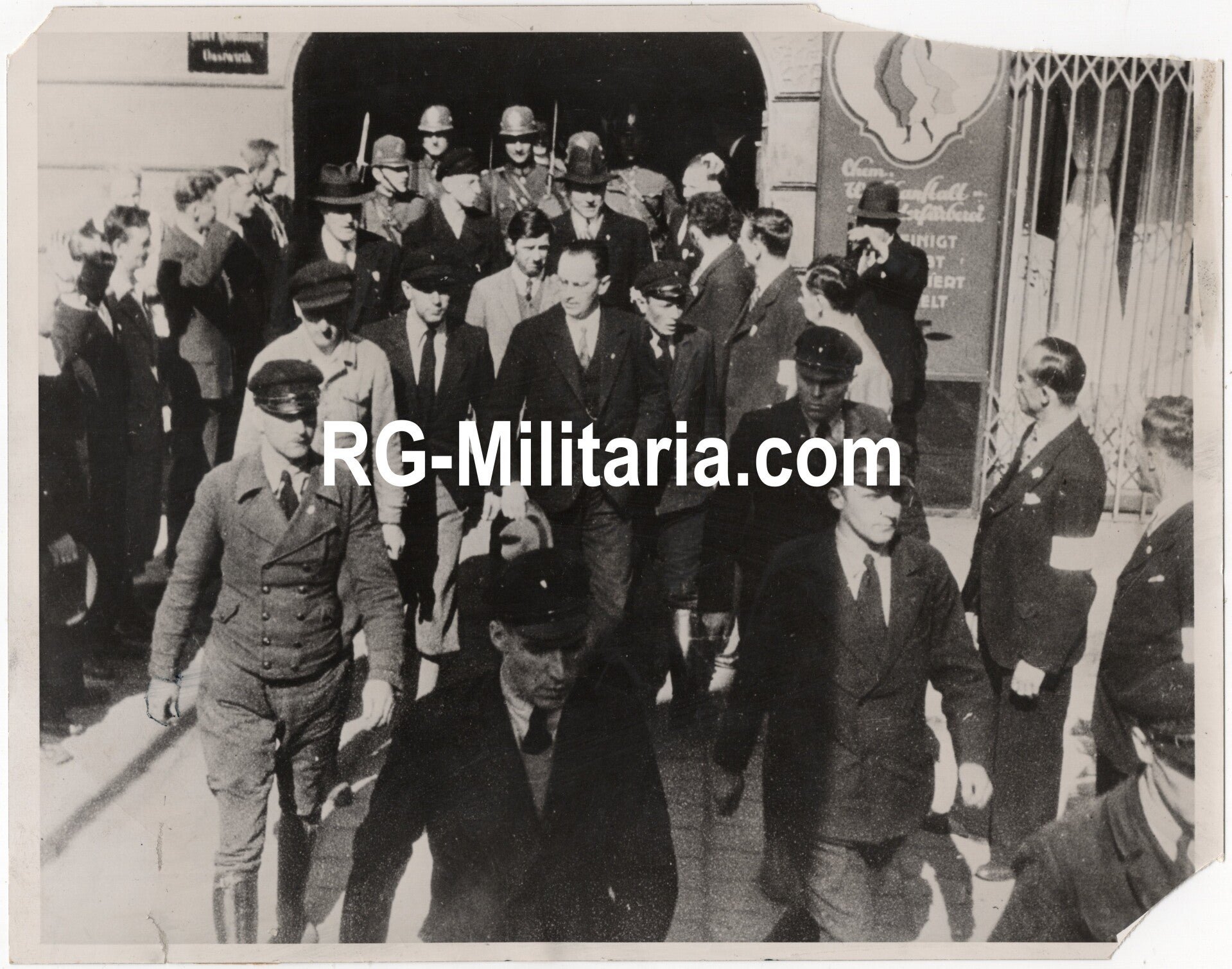 Original WW2 US Press Photo - Konrad Henlein among his supporters, Czechoslovakia, Sudetenland (1938) — image 3