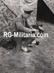 Original WW2 Canadian Press Photo - German POW zollgrenzschutz soldier …